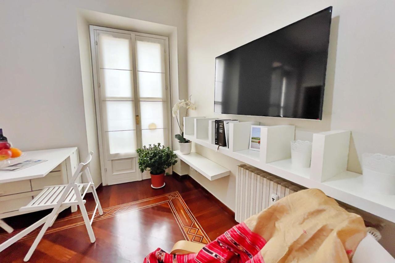 Apartment Chic 1bdr With Shared Terrace Steps From Duomo By Rentopolis Milan