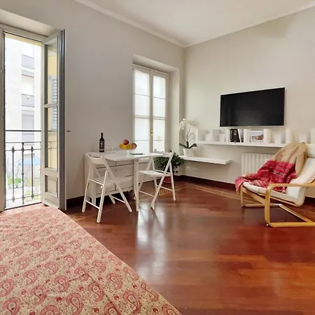 Chic 1Bdr With Shared Terrace Steps From Duomo By Rentopolis Milan Exterior photo