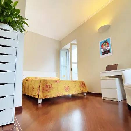 Chic 1Bdr With Shared Terrace Steps From Duomo By Rentopolis Milan Exterior photo