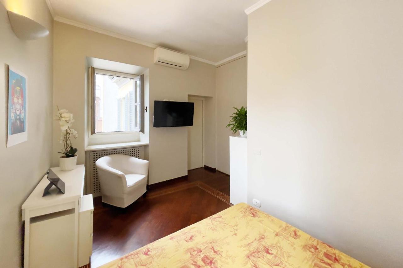 Chic 1bdr With Shared Terrace Steps From Duomo By Rentopolis Appartement