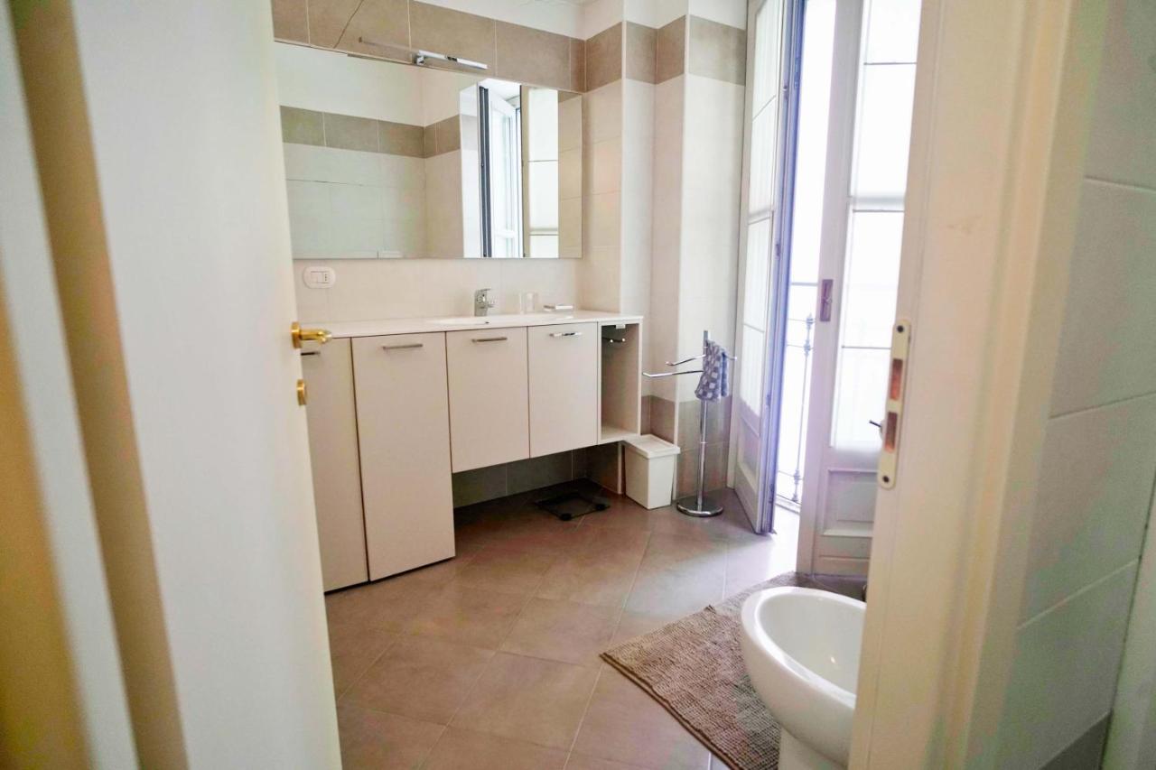 Chic 1bdr With Shared Terrace Steps From Duomo By Rentopolis Appartement Milan